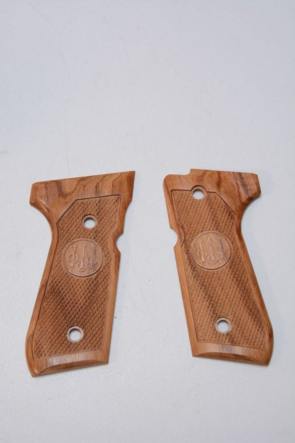 【CAROM SHOT】US M9 紫檀チェッカーグリップ