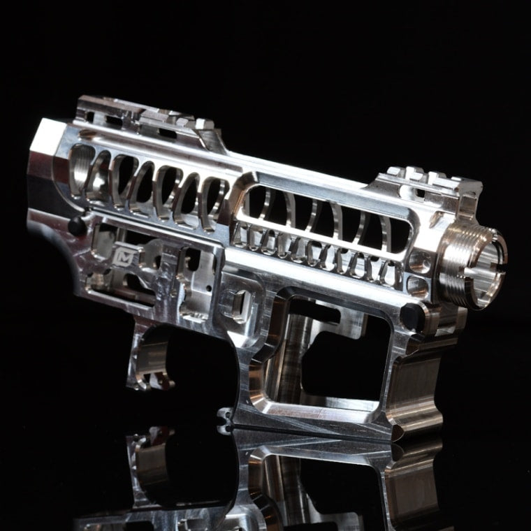 【MANCRAFT】M4/AR15 超軽量スピードソフトボディ