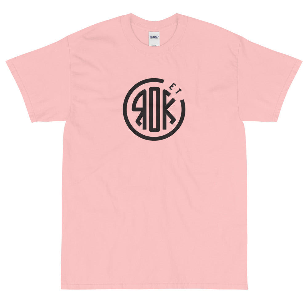 【受注生産】 ROCK-et x ksym.dsnLab "SIG" ブラックプリント 半袖ユニセックスTシャツ